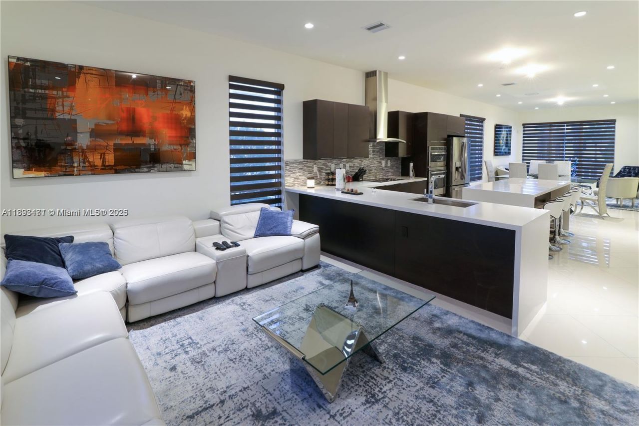 10501 NW 66th St, Unit 10501, Doral, FL 33178 Photo