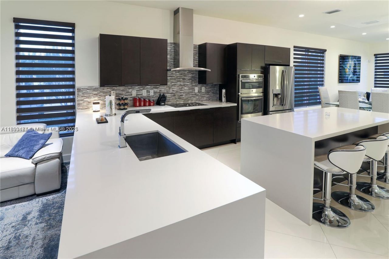 10501 NW 66th St, Unit 10501, Doral, FL 33178 Photo