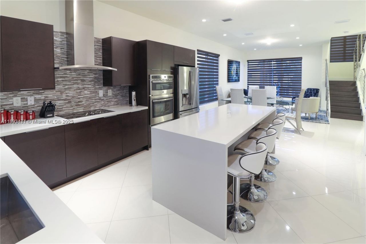 10501 NW 66th St, Unit 10501, Doral, FL 33178 Photo