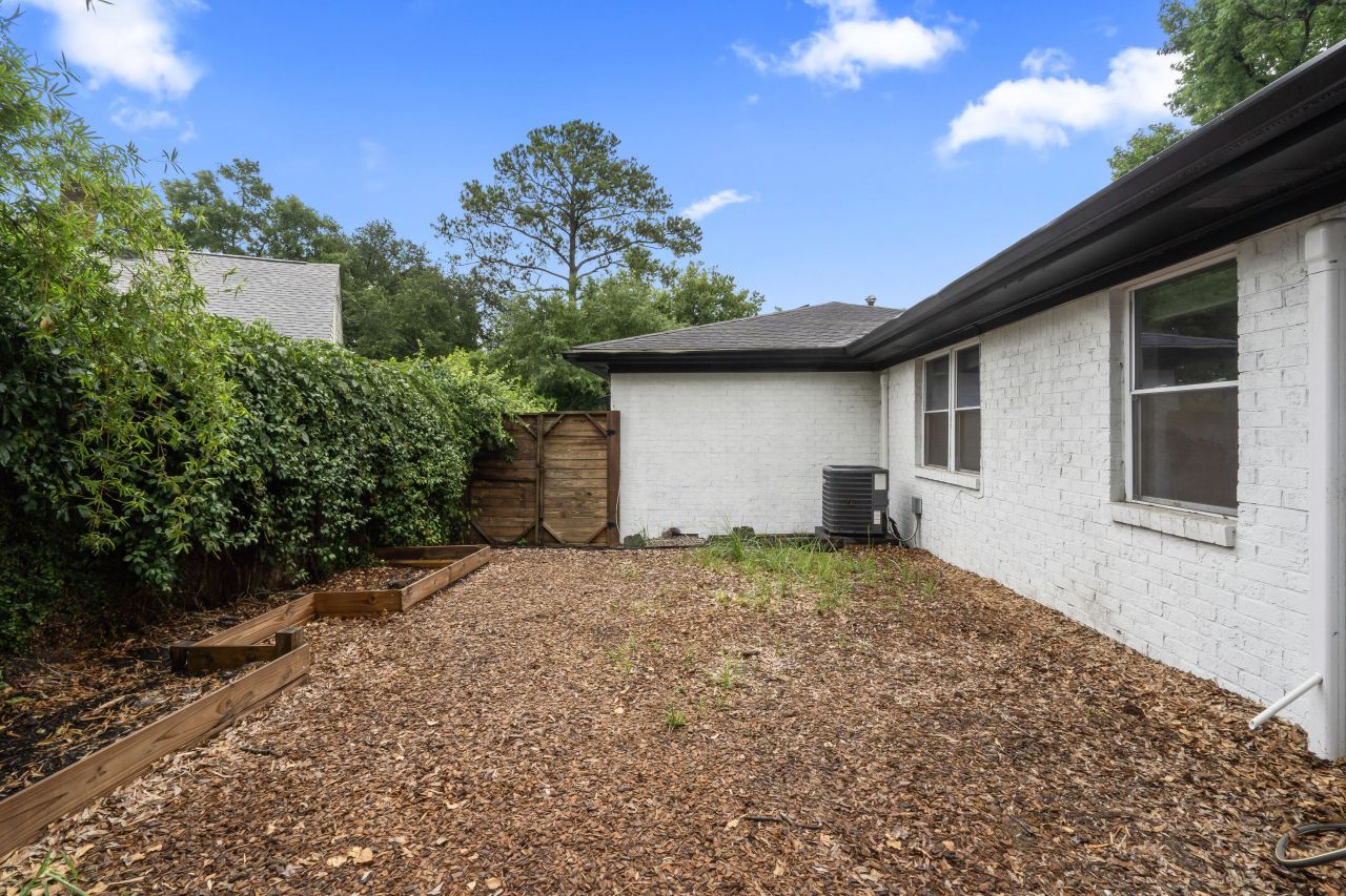 4619 Jenkins Avenue Photo 6