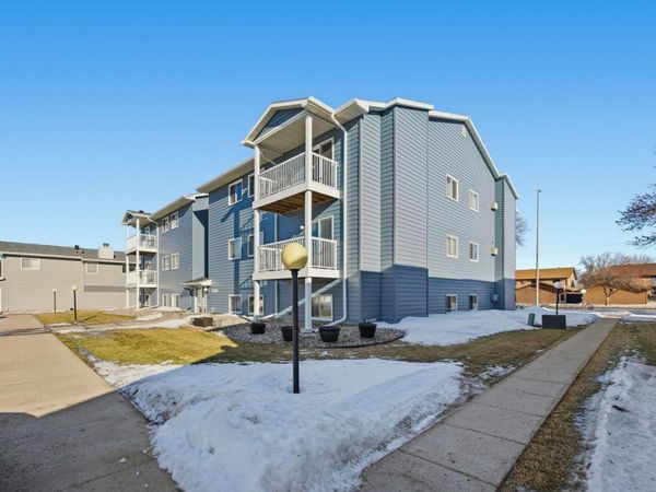 2535 25th Street S, Unit B203, Fargo, ND 58103