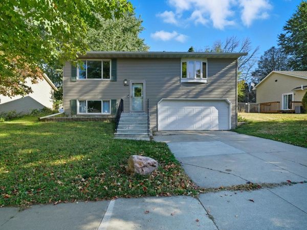 4339 Manor Park Drive NW, Rochester, MN 55901