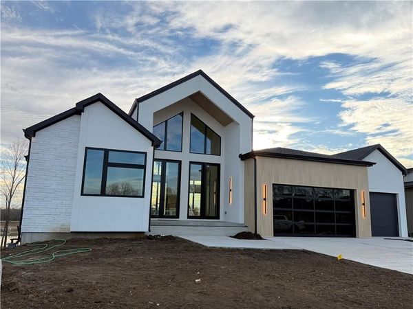 8976 Ginger Street, Lenexa, KS 66227