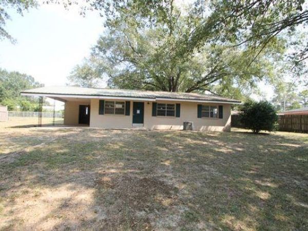 118 Peach Tree Street, Paxton, FL 32538