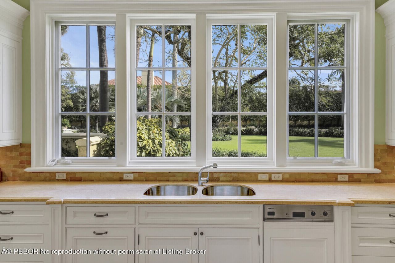 160 Clarendon Avenue, Palm Beach, FL 33480 Photo