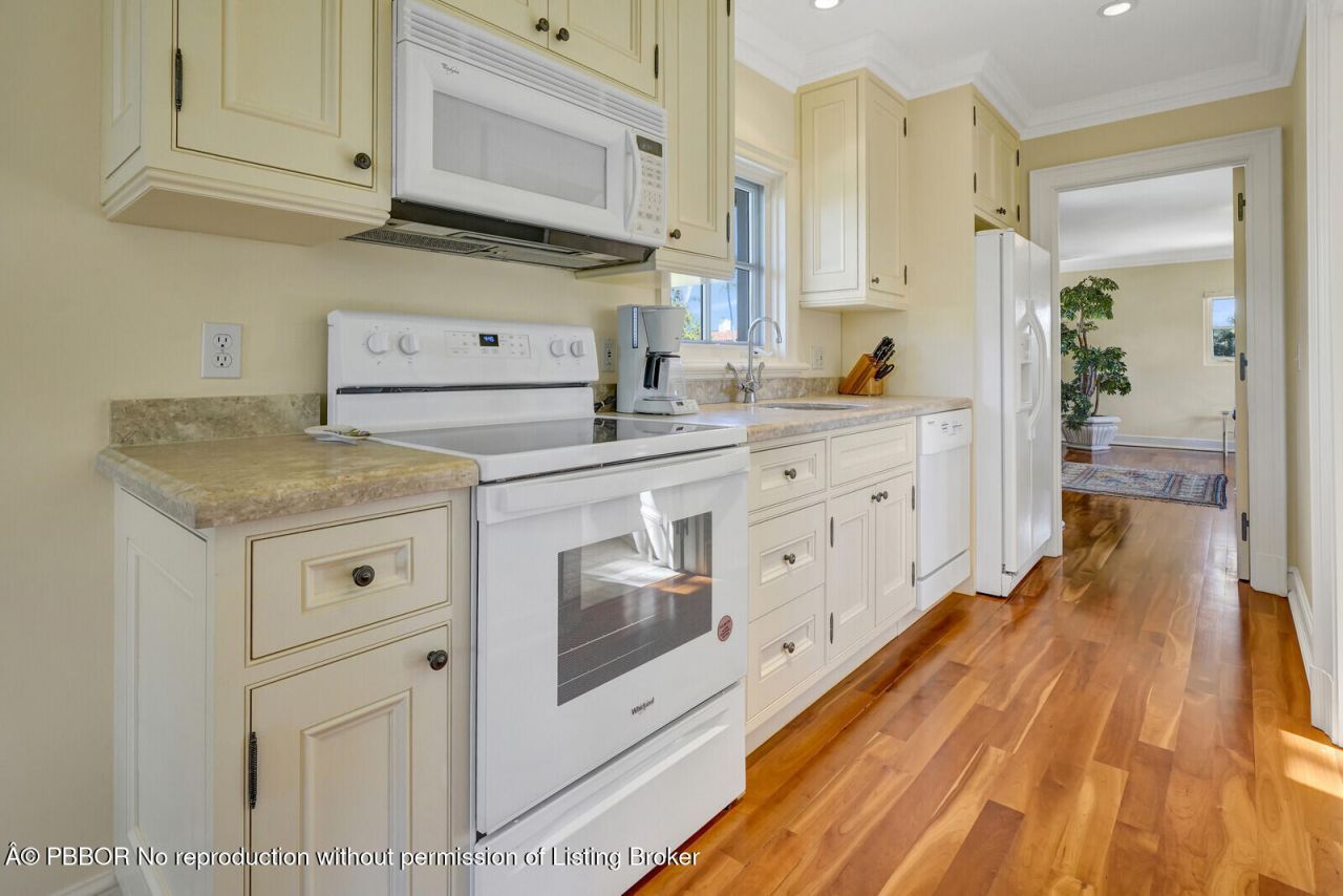 160 Clarendon Avenue, Palm Beach, FL 33480 Photo