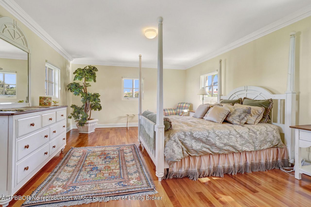 160 Clarendon Avenue, Palm Beach, FL 33480 Photo