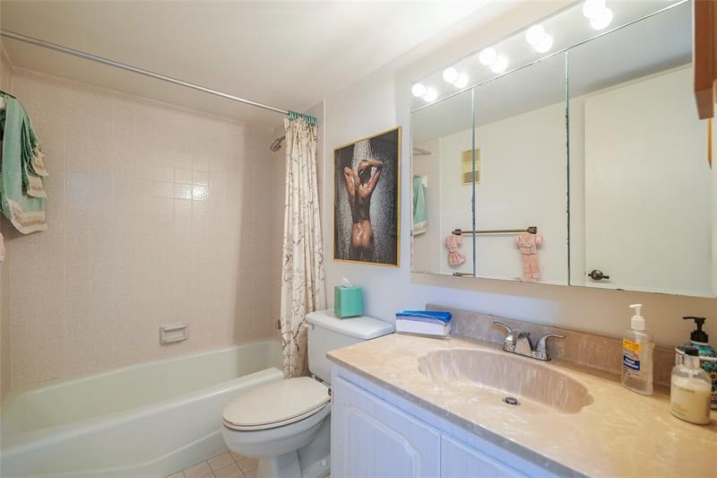 3910 Inverrary Boulevard, Unit 805-B, Lauderhill, FL 33319 Photo