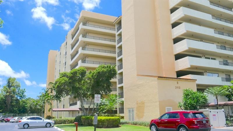 3910 Inverrary Boulevard, Unit 805-B, Lauderhill, FL 33319 Photo