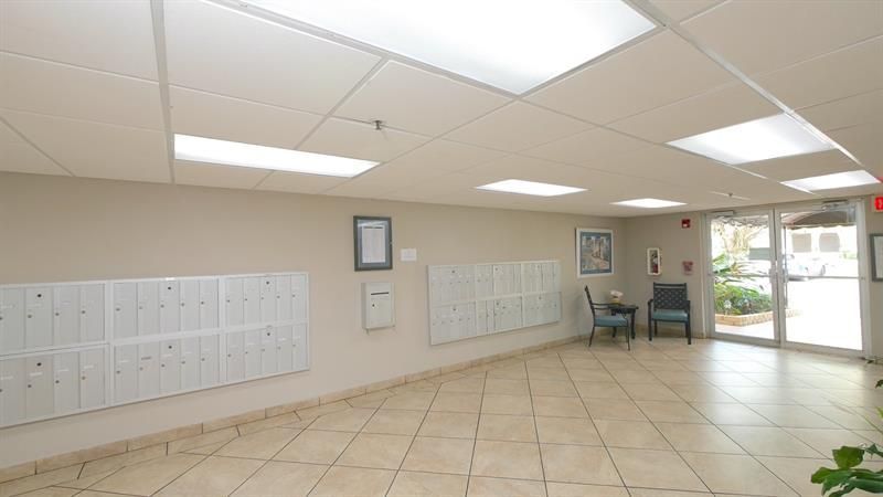 3910 Inverrary Boulevard, Unit 805-B, Lauderhill, FL 33319 Photo