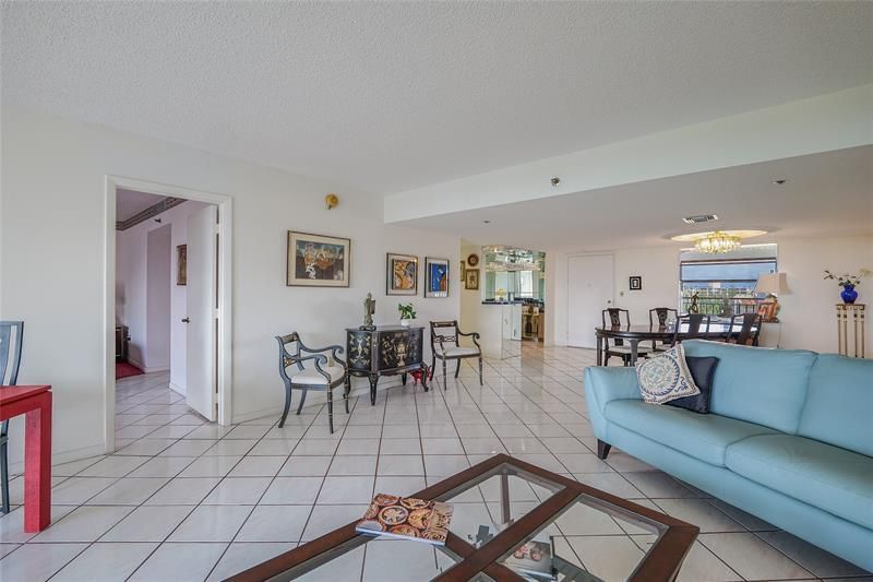 3910 Inverrary Boulevard, Unit 805-B, Lauderhill, FL 33319 Photo