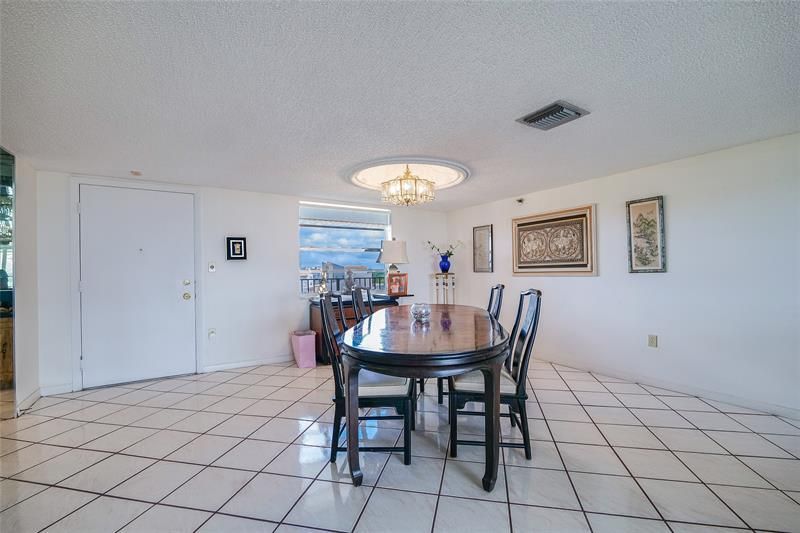 3910 Inverrary Boulevard, Unit 805-B, Lauderhill, FL 33319 Photo