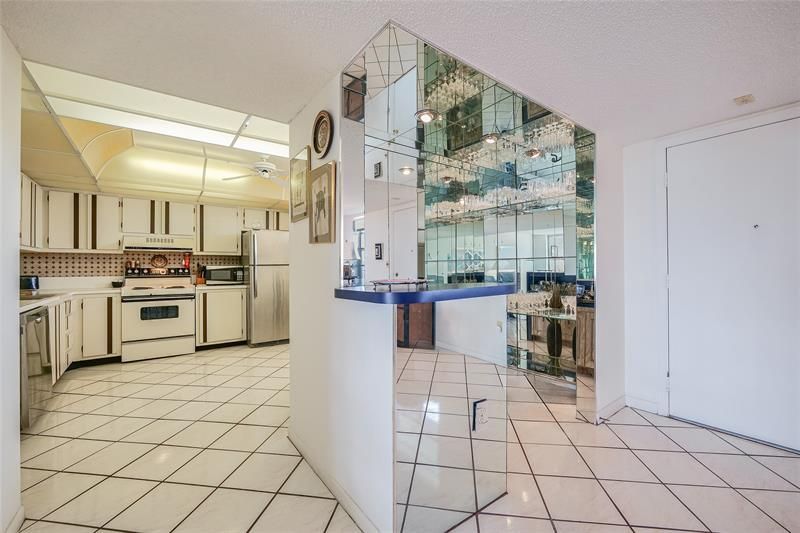 3910 Inverrary Boulevard, Unit 805-B, Lauderhill, FL 33319 Photo