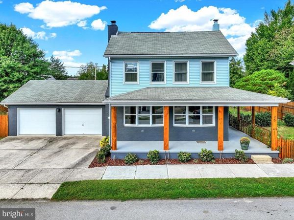 29 W MAIN STREET, HERSHEY, PA 17033