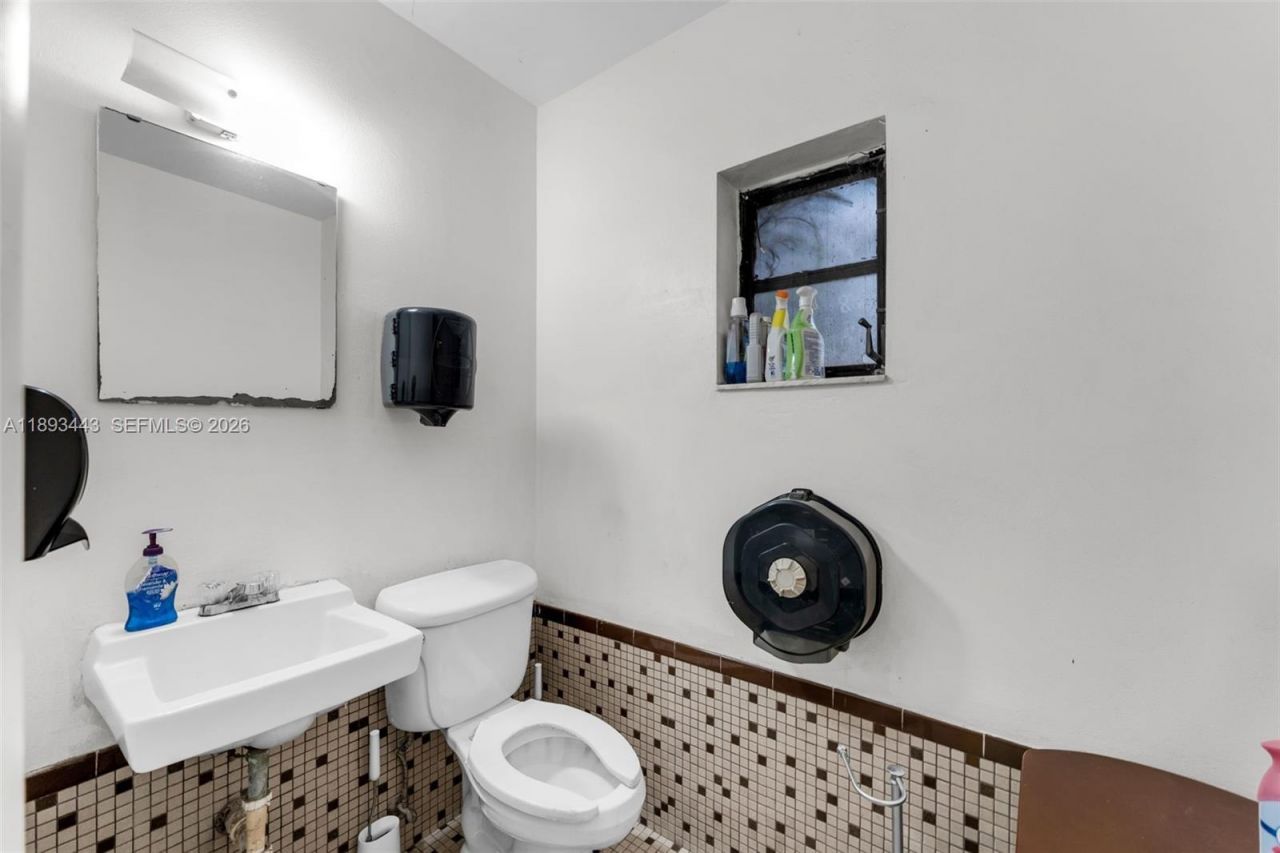 15100 SW 200th St, Miami, FL 33187 Photo