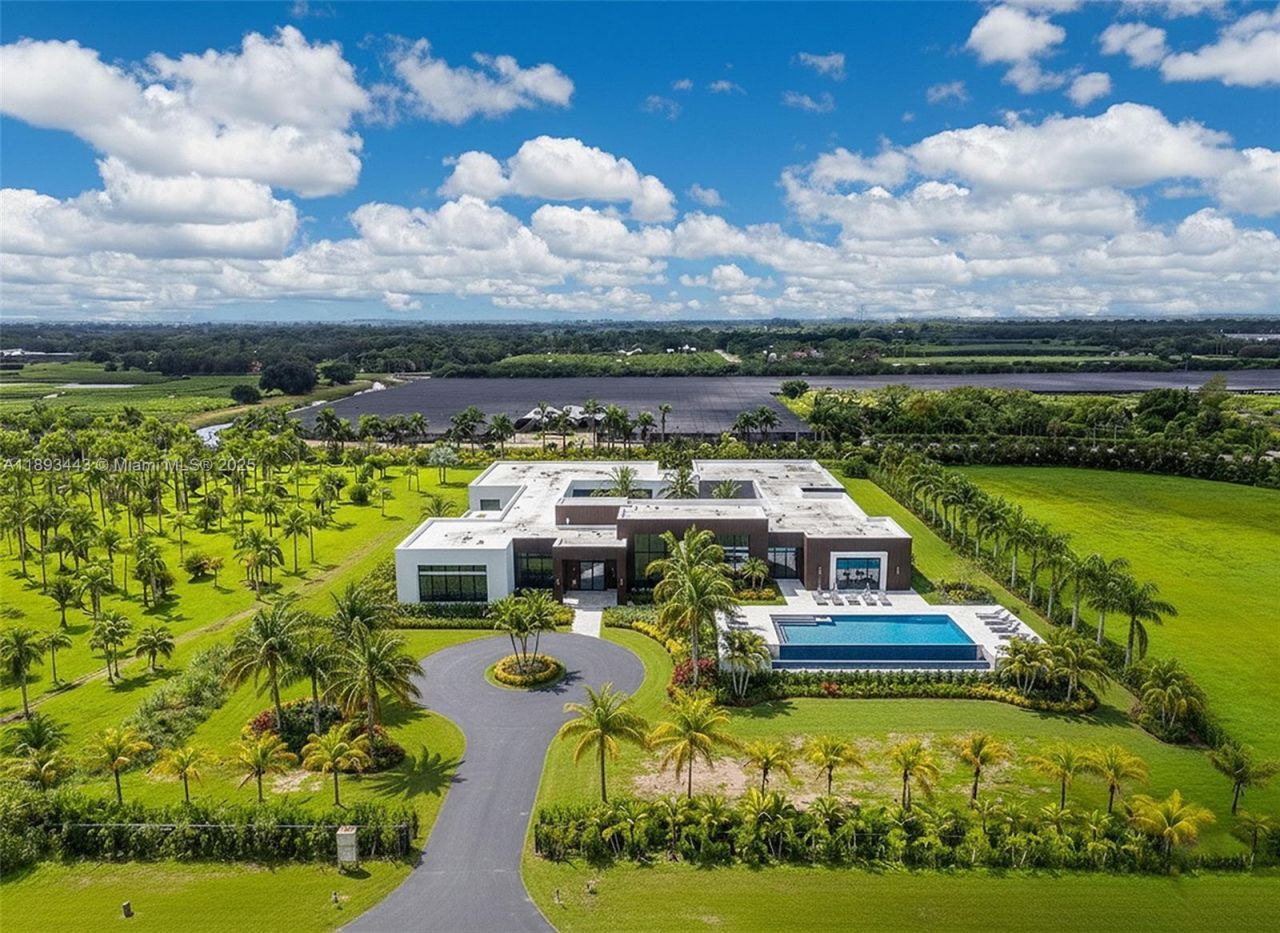 15100 SW 200th St, Miami, FL 33187 Photo