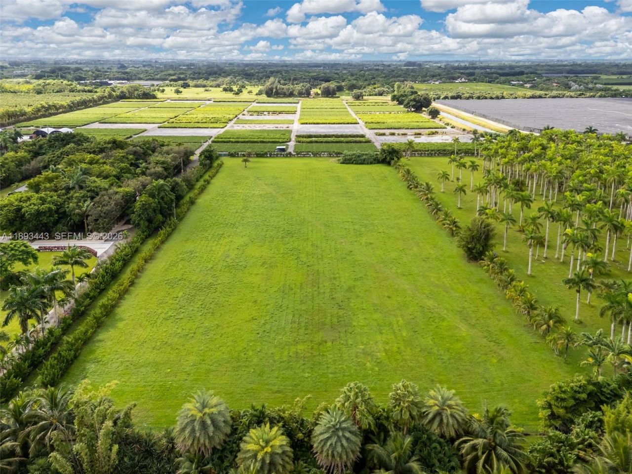 15100 SW 200th St, Miami, FL 33187 Photo