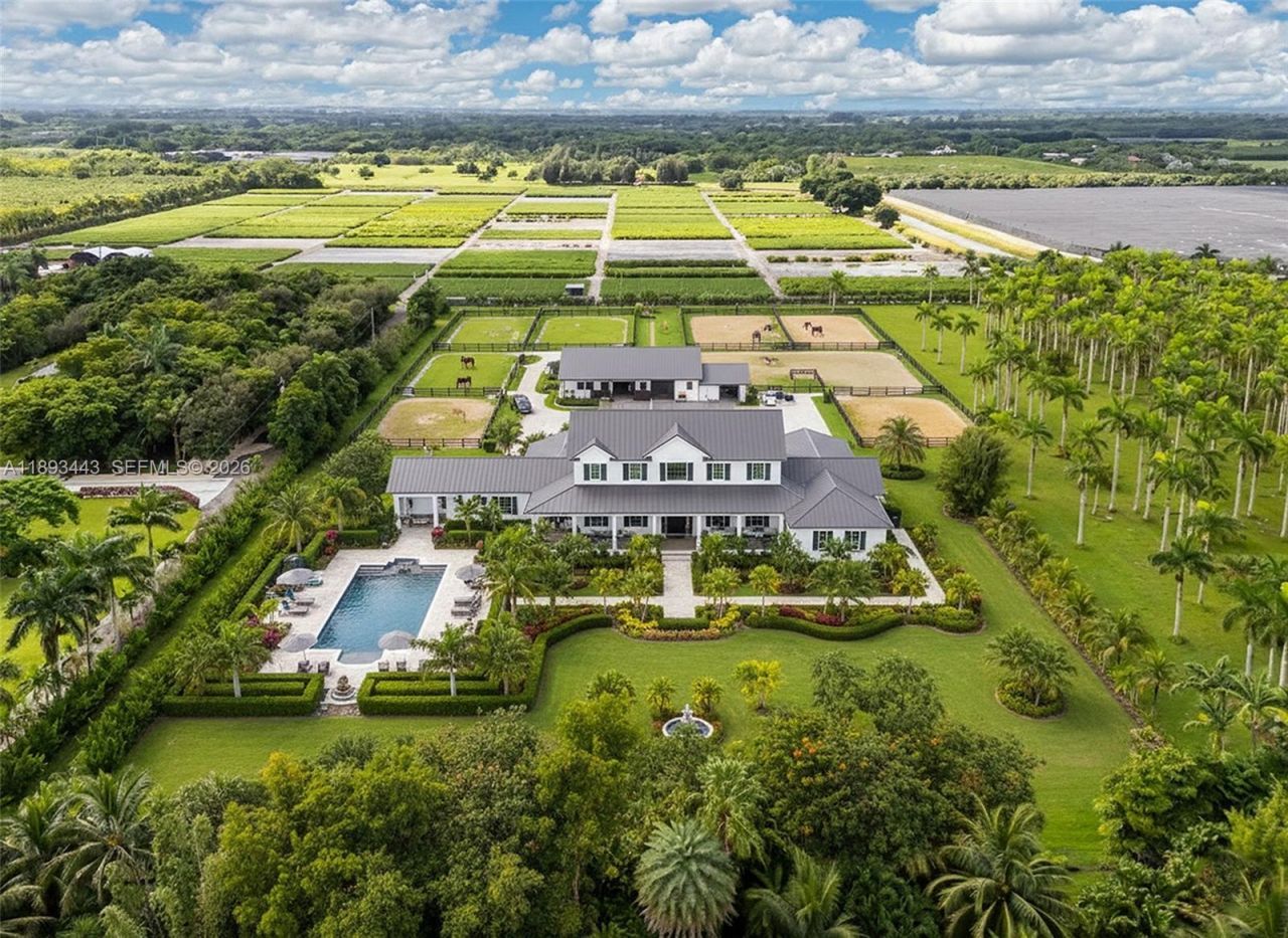 15100 SW 200th St, Miami, FL 33187 Photo