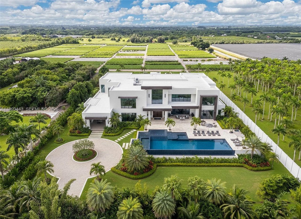 15100 SW 200th St, Miami, FL 33187 Photo