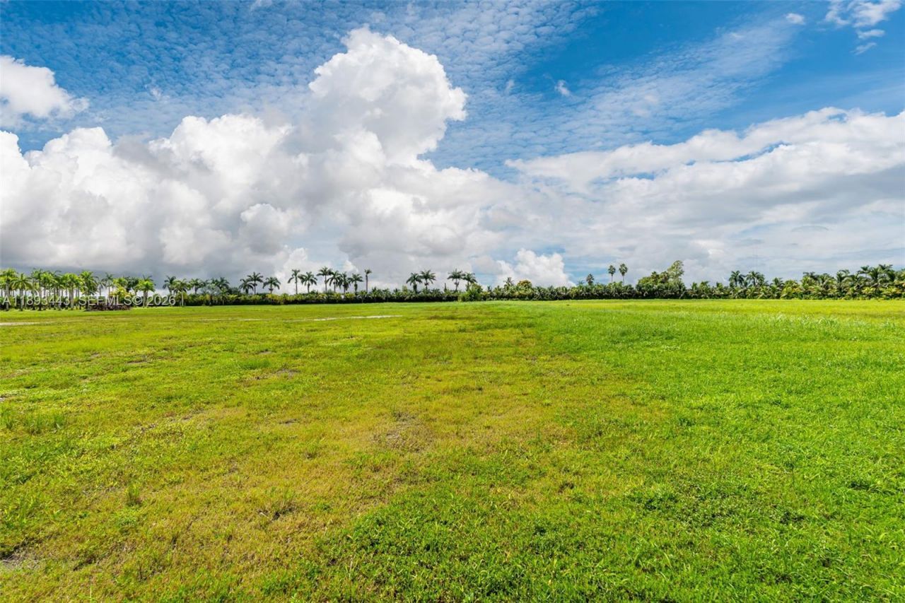 15100 SW 200th St, Miami, FL 33187 Photo