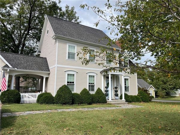 1005 W Jefferson Street, Siloam Springs, AR 72761