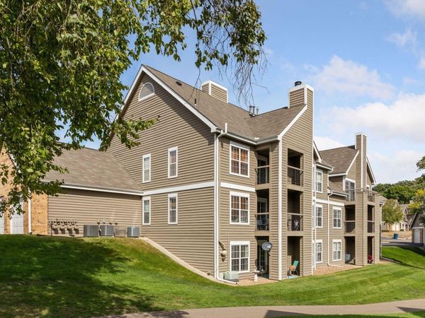 5998 Chasewood Parkway, Unit 1, Minnetonka, MN 55343