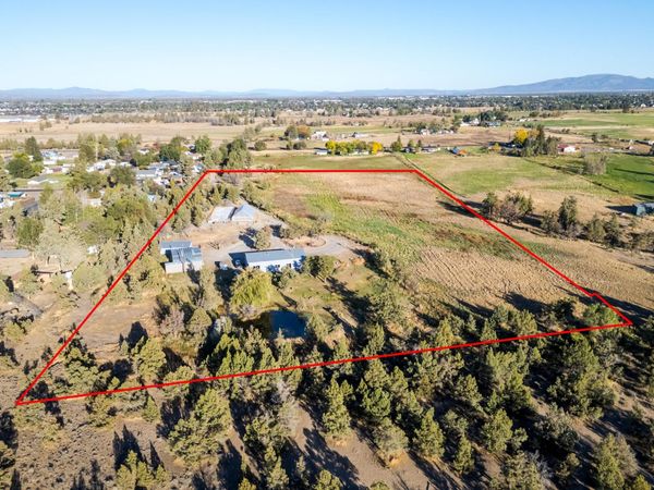 1991 NW 35th Street, Redmond, OR 97756