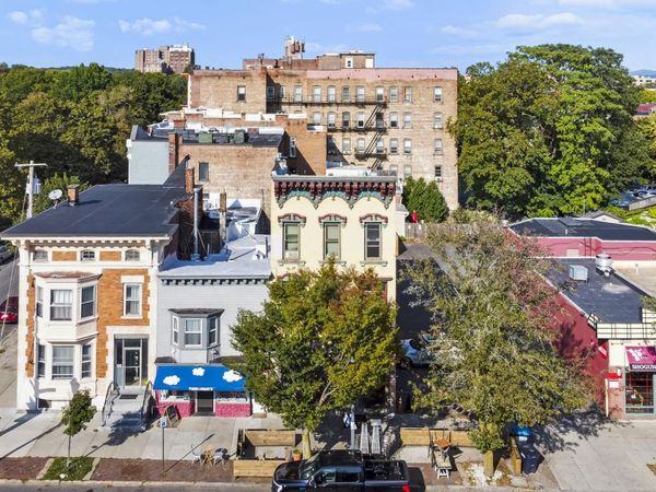 465 Madison Avenue, Albany, NY 12210