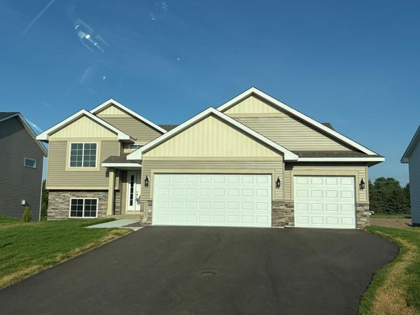 17703 Empire Trail, Lakeville, MN 55044