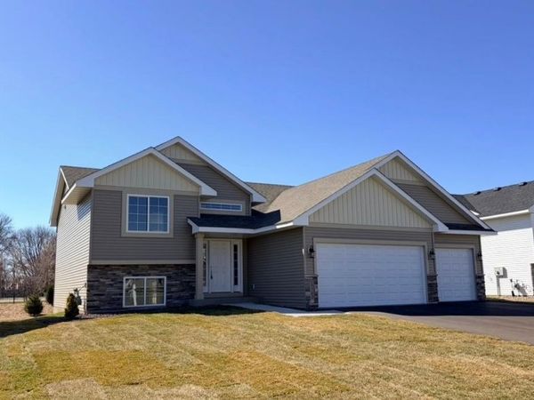 17703 Empire Trail, Lakeville, MN 55044