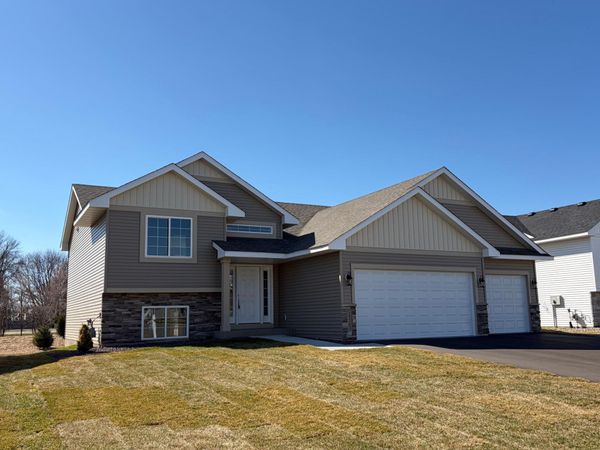 17703 Empire Trail, Lakeville, MN 55044