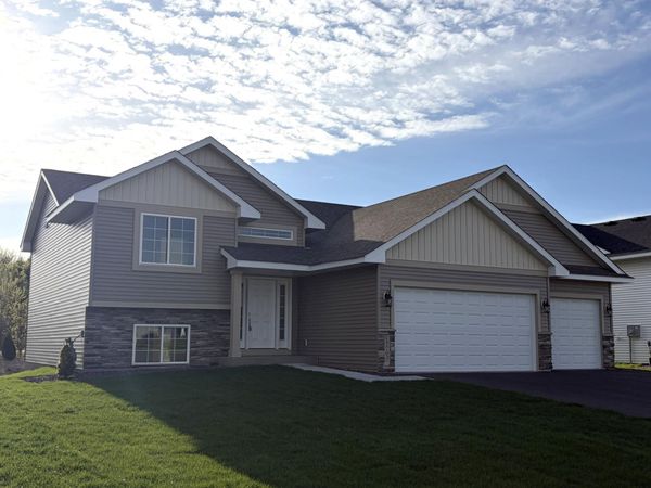 17703 Empire Trail, Lakeville, MN 55044