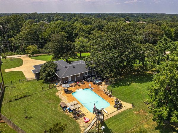 12136 Bedrock Lane, Bentonville, AR 72712