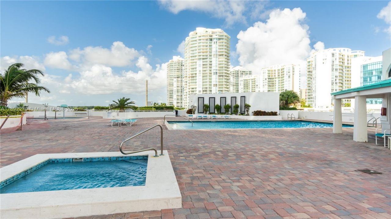 16425 Collins Ave, Unit OS16A, Sunny Isles Beach, FL 33160 Photo