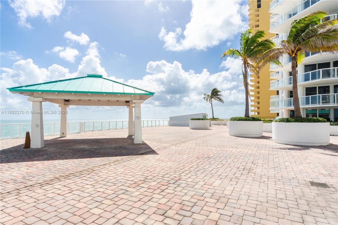 16425 Collins Ave, Unit OS16A, Sunny Isles Beach, FL 33160 Photo