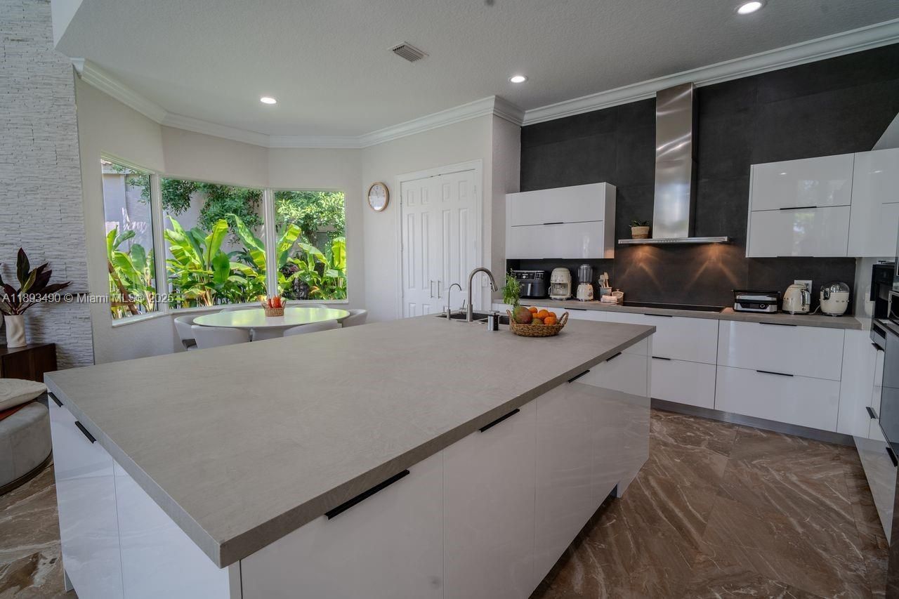 2493 Poinciana Dr, Weston, FL 33327 Photo