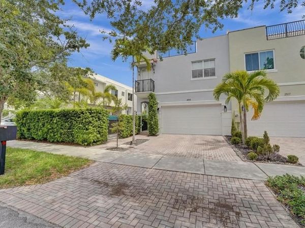 2515 NE 18th Street, Fort Lauderdale, FL 33305