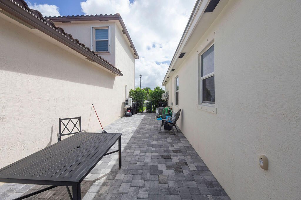 8405 NW Greenbank Circle, Port Saint Lucie, FL 34987 Photo