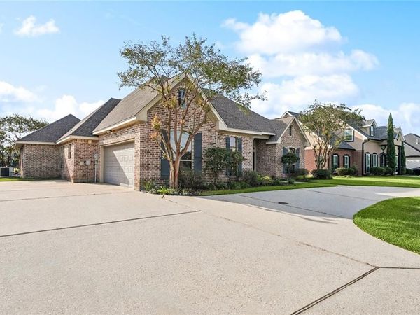 250 E AUGUSTA Lane, Slidell, LA 70458