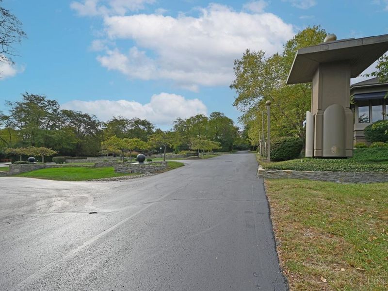 4401 E Observatory, West Chester, OH 45069 Photo 3