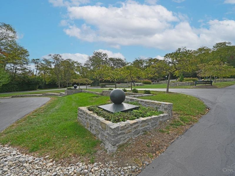 4401 E Observatory, West Chester, OH 45069 Photo 6