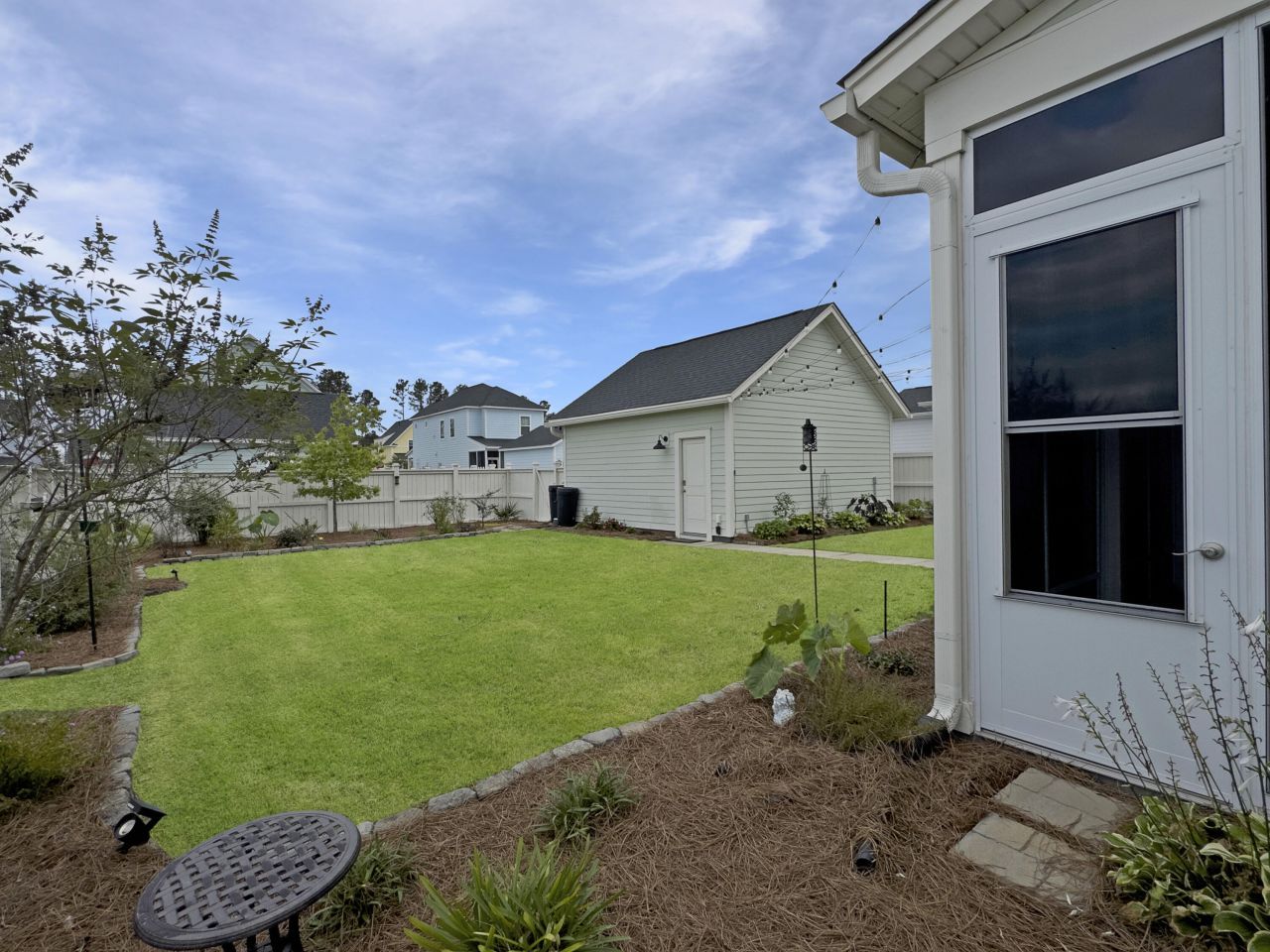 663 Blueway Avenue Photo 12