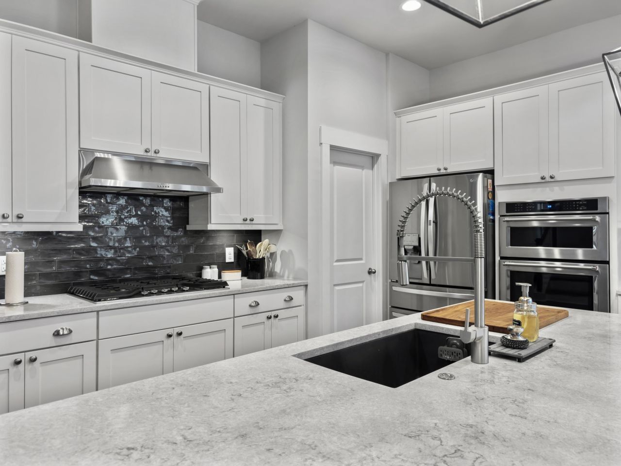 663 Blueway Avenue Photo 30