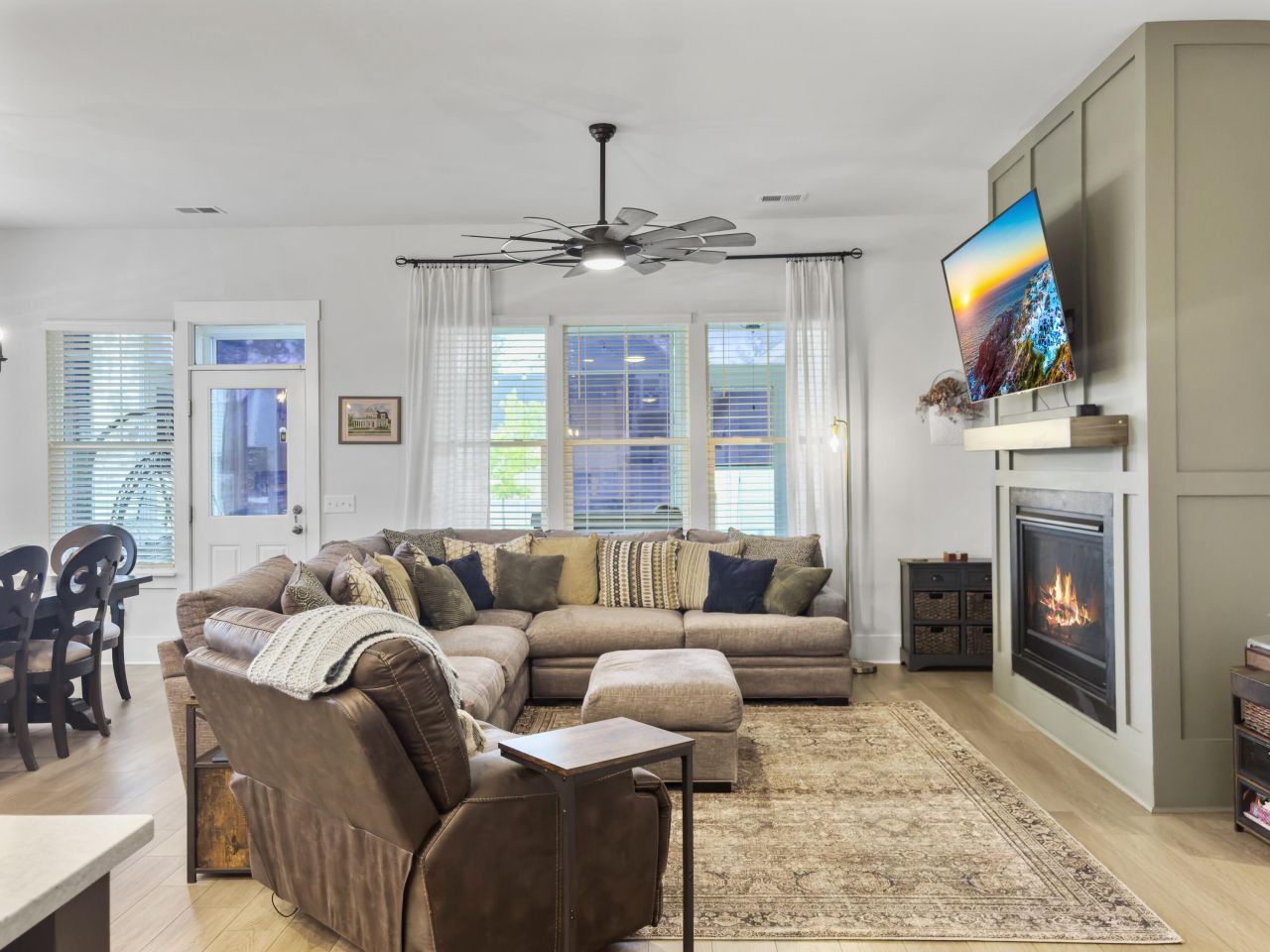 663 Blueway Avenue Photo 35