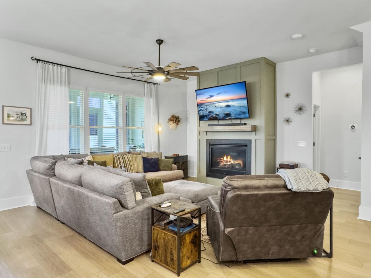 663 Blueway Avenue Photo 36