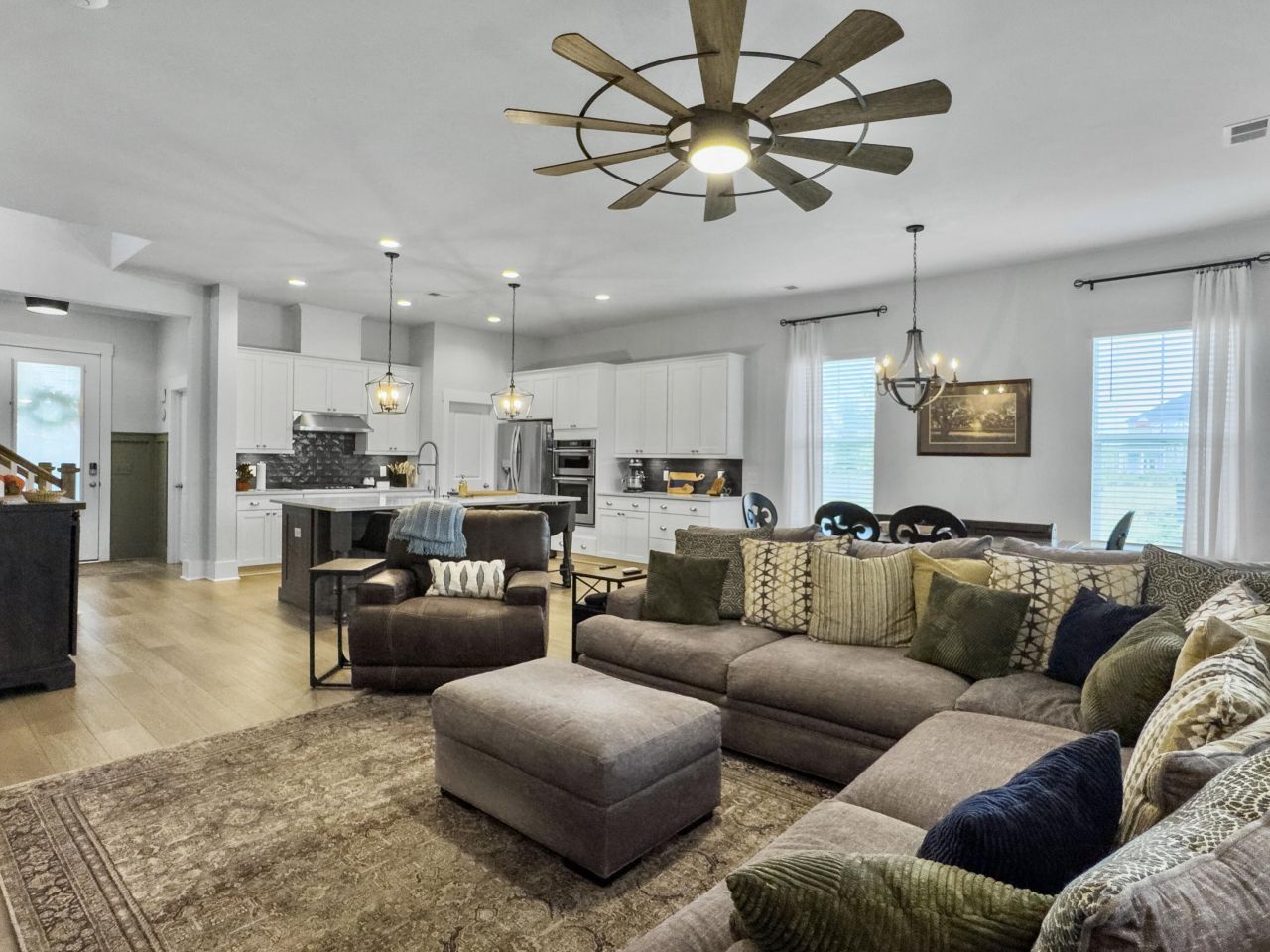 663 Blueway Avenue Photo 42