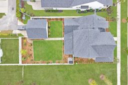 663 Blueway Avenue photo 4