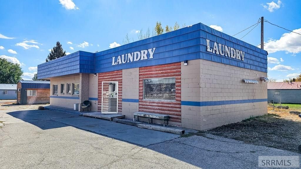 238 S Front Street, Arco, ID 83213 Main Photo