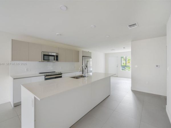 2535 NE 193rd St, Unit 3108, Miami, FL 33180