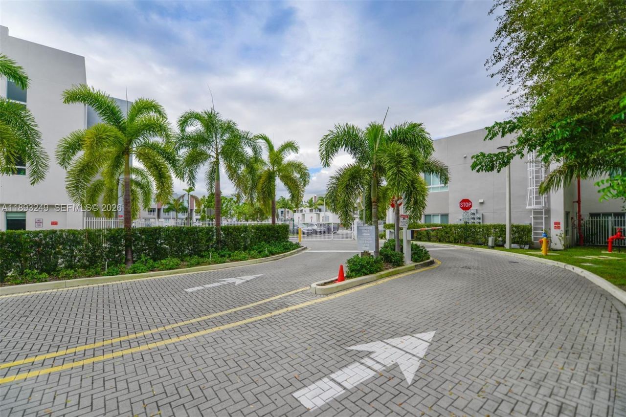 2535 NE 193rd St, Unit 3108, Miami, FL 33180 Photo